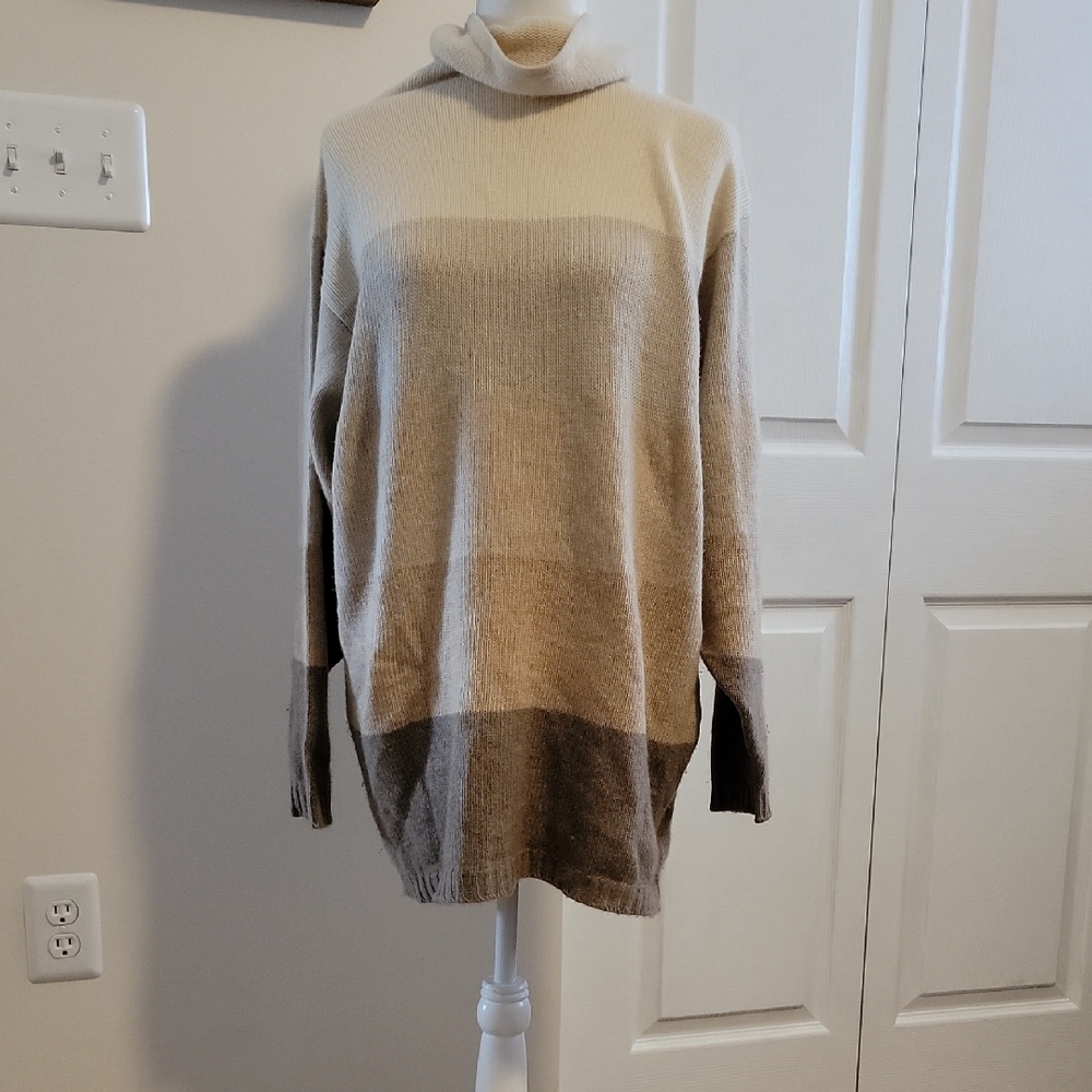 Women's Cream and Brown Sweater